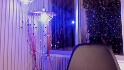 EvelynZoee online show from September 27, 4:32 am