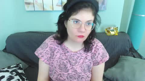 Snapshot of everly_rays chatting on January 28, 11:06 am Everly online show from January 28, 11:06 am