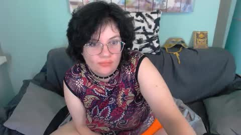 Snapshot of everly_rays chatting on September 19, 6:22 pm Everly online show from September 19, 6:22 pm
