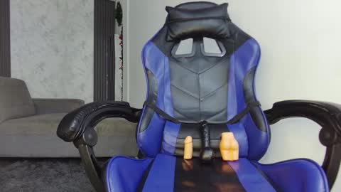 luis online show from November 23, 12:08 am