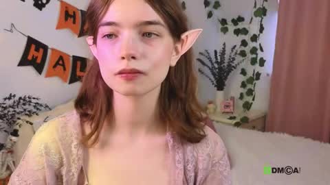 Snapshot of evi_brook chatting on October 18, 11:36 am evi_brook online show from October 18, 11:36 am