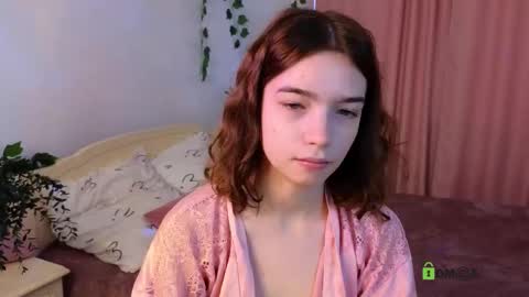 Snapshot of evi_brook chatting on October 1, 8:24 am evi_brook online show from October 1, 8:24 am