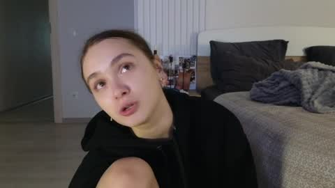 evi_woow online show from April 14, 10:13 pm