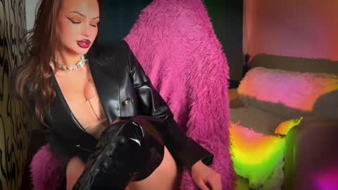 Vanessa Evian online show from February 28, 1:09 am