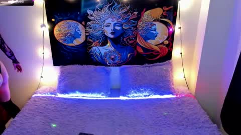 Snapshot of evie99_ chatting on September 17, 5:27 pm Evie99  online show from September 17, 5:27 pm