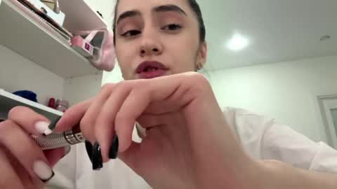 Chloe online show from May 15, 1:40 pm
