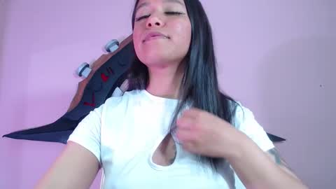 Im Evy online show from October 23, 3:46 pm