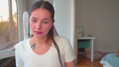 ewelynscott online show from November 5, 7:10 am