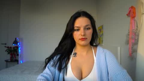 ewelynscott online show from December 19, 1:28 pm