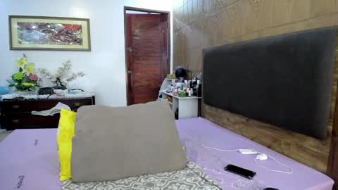 Snapshot of exotic_angel69 chatting on March 11, 6:52 am voloptous mommy angel online show from March 11, 6:52 am