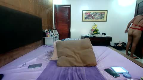 Snapshot of exotic_angel69 chatting on September 25, 2:18 am voloptous mommy angel online show from September 25, 2:18 am