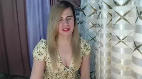 Snapshot of exoticbabes chatting on September 12, 3:52 am exoticbabes online show from September 12, 3:52 am