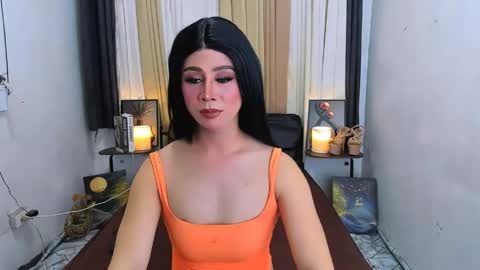 expensive_elise online show from May 28, 4:05 pm