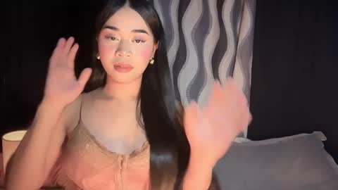 Snapshot of expensivets_chloe chatting on October 12, 3:37 pm chloee online show from October 12, 3:37 pm