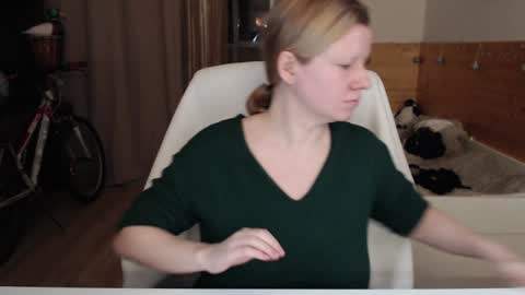 Crystal online show from December 2, 4:59 pm