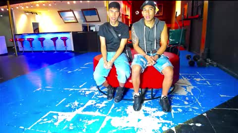 extrangers online show from October 31, 7:14 pm