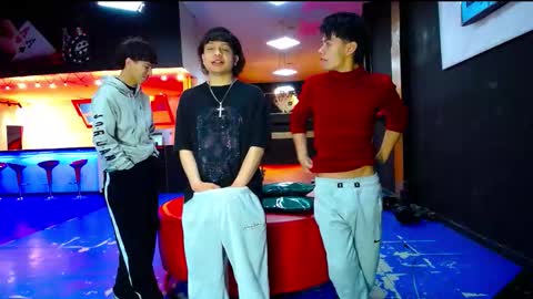 extrangers online show from October 21, 12:32 pm