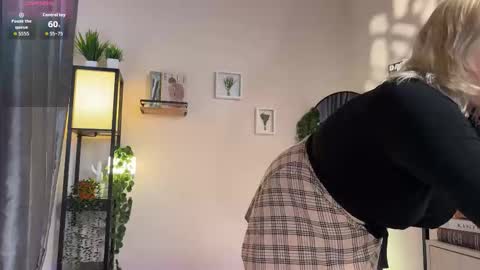 eyes_are_higher16333 online show from March 9, 12:43 pm