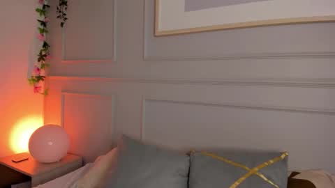 eyes_moonn online show from February 27, 4:05 am