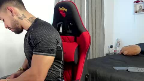 Ezzio Scolaro online show from March 6, 10:31 pm