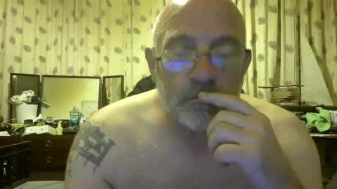 f1zzeek online show from May 24, 11:44 pm