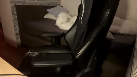 Snapshot of fabian_196 chatting on December 6, 4:22 pm Call me bitch online show from December 6, 4:22 pm