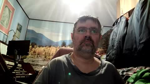Snapshot of fabius2673 chatting on September 28, 5:27 am Fabius online show from September 28, 5:27 am