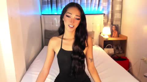 Snapshot of faelore_ chatting on January 13, 3:47 pm faelore online show from January 13, 3:47 pm