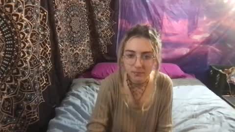 Fae online show from December 24, 9:06 am