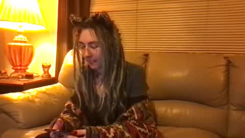 Fae online show from February 20, 8:39 am