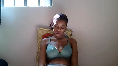faizah_ online show from July 24, 11:29 am