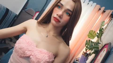 Snapshot of familystroke_twinny8 chatting on September 21, 4:05 am Alexandra x Alexandro online show from September 21, 4:05 am