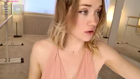 fancyamelia online show from July 16, 11:35 am