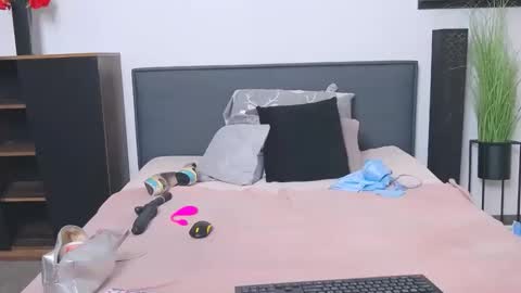 Fannie online show from September 24, 5:25 am