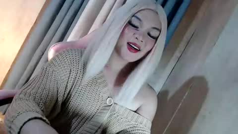 DANIELLA - DONT FORGET TO GIVE ME A THUMBSU UP online show from May 21, 10:38 pm