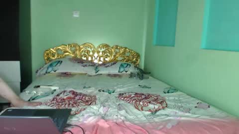 farfalina online show from October 7, 4:41 am