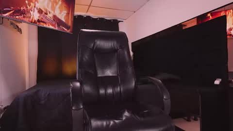 farid_jake_ online show from November 7, 8:55 pm