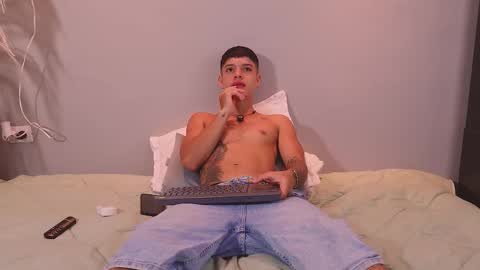 farid_jake_ online show from January 19, 1:37 am