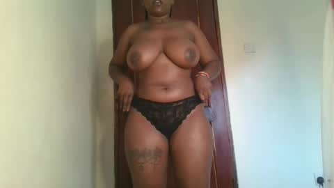 Snapshot of fatassfreak254 chatting on February 4, 7:40 am Winnie online show from February 4, 7:40 am