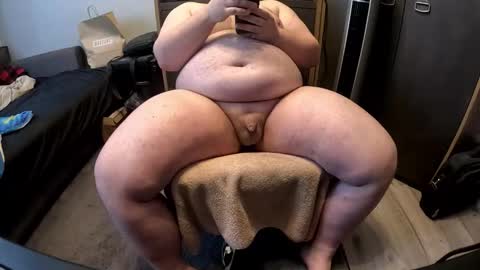 fatchubbybearguy online show from February 18, 9:31 am