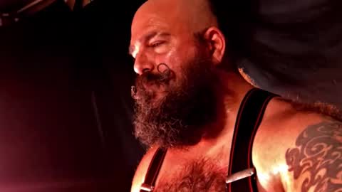 Snapshot of fatredneckpapa chatting on October 28, 10:05 am FAT PAPA online show from October 28, 10:05 am