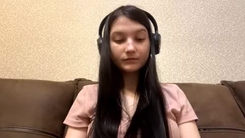 Aurora 18yo online show from February 3, 9:24 am