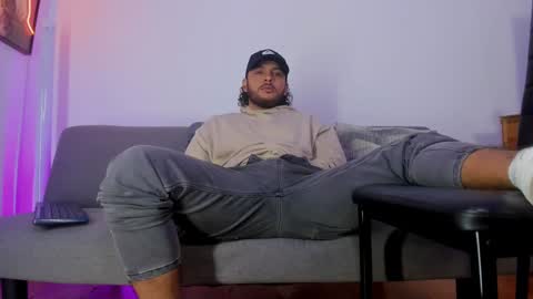 favid95 online show from November 23, 11:25 pm