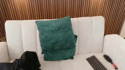 Feelena online show from January 14, 3:31 pm