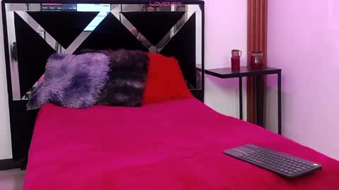Snapshot of felinexoxo chatting on October 11, 1:16 pm FELINE online show from October 11, 1:16 pm