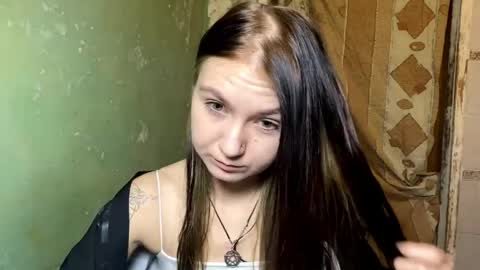 Lola online show from April 16, 8:53 pm