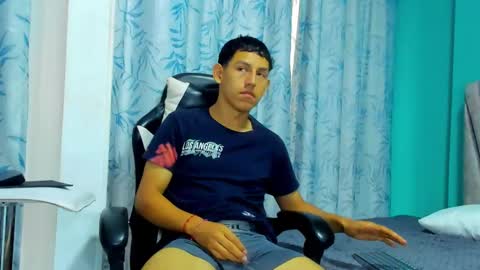 Snapshot of felipehot_gonzales chatting on September 28, 12:36 pm felipehot_gonzales online show from September 28, 12:36 pm