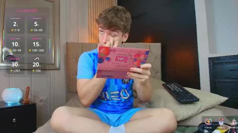 Snapshot of femboy_max chatting on September 13, 12:40 pm Femboy Max online show from September 13, 12:40 pm
