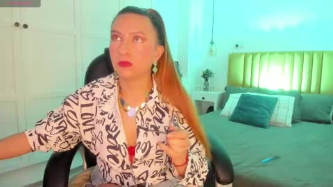 Snapshot of fer_angel_ chatting on February 22, 1:02 pm Fernanda online show from February 22, 1:02 pm