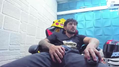 Daniel Fernando online show from February 11, 2:35 am